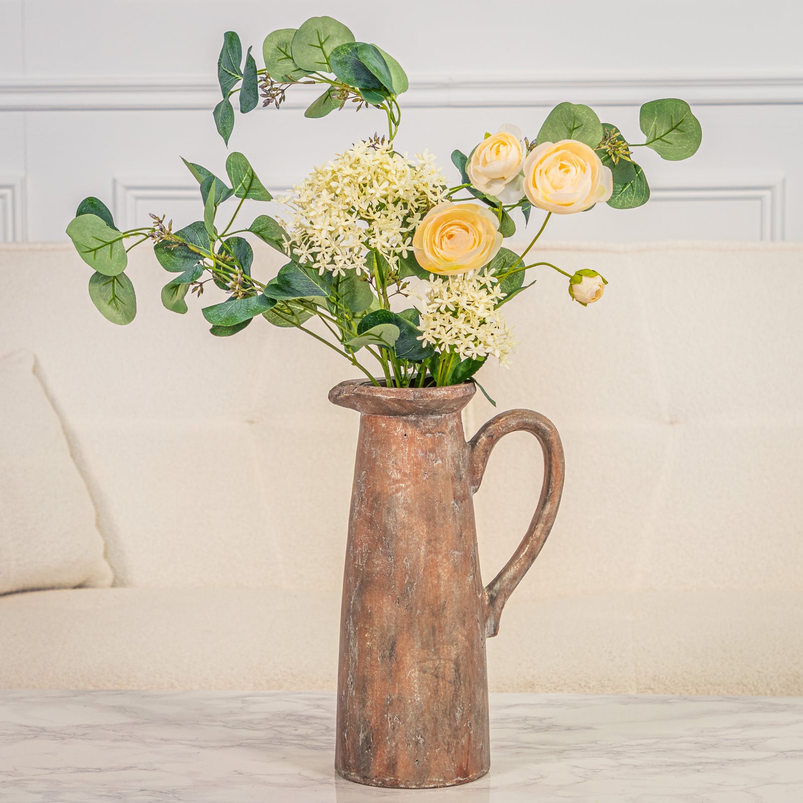 Simple Cream Crown Hydrangea and Ranunculus Arrangement